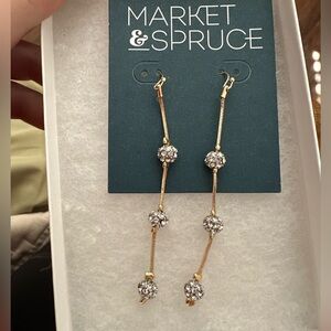 Cute gold dangly sparkly earrings